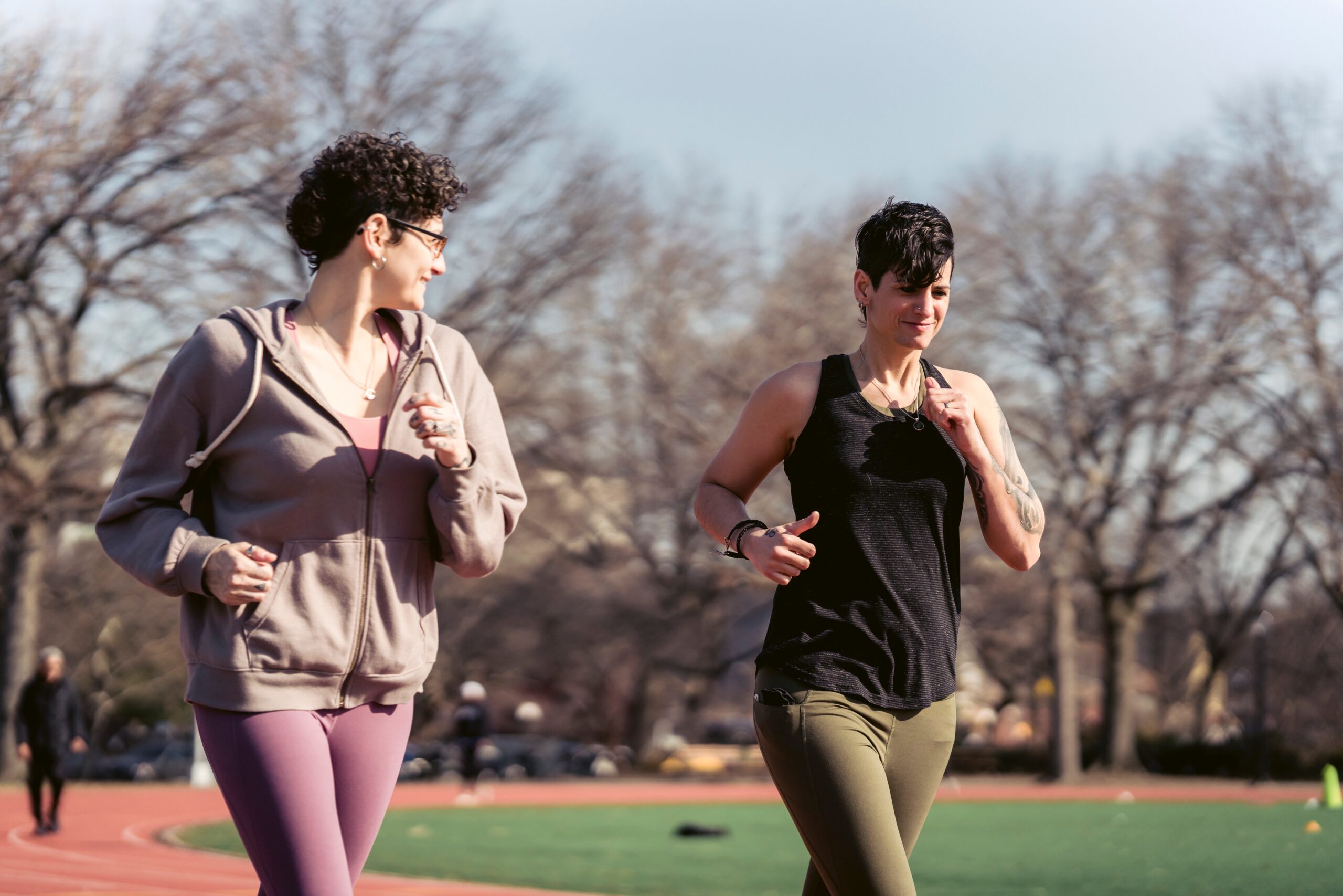 Amigas corriendo